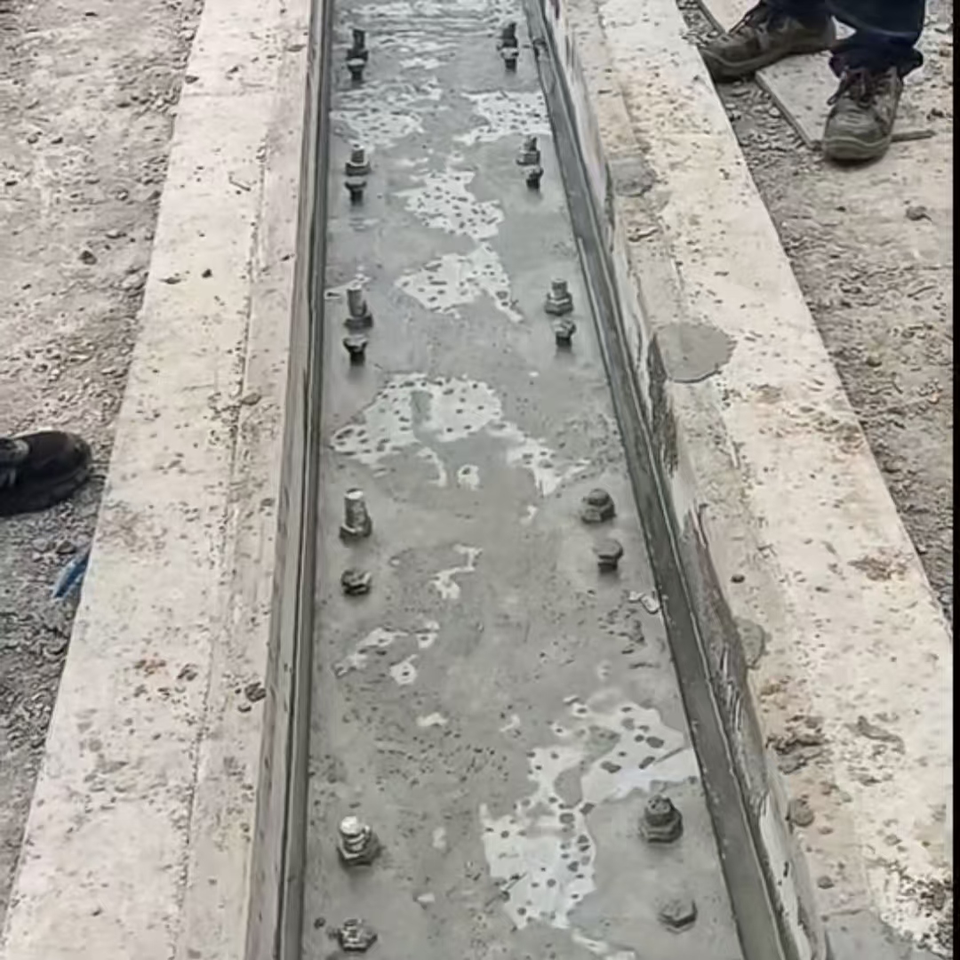 盐城港口码头起重机龙门吊重型机械设备稳固用早强快凝轨道胶泥